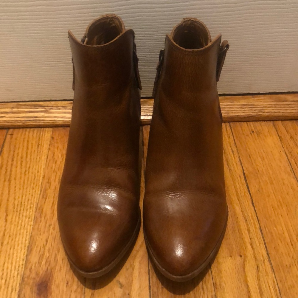 Frye Judy Zip Leather Cognac Bootie Size 7.5M